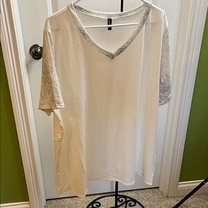NWOT  White V-Neck Short Sleeve Top with Subtle Snake-Print Trim and Sleeves